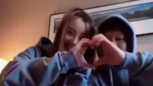 One 姓李的话 我想要带你回家 小路 在那深夜酒吧 哪管他是one是贾 One 来自网易大神一梦江湖圈子 月华挽流光灬